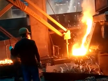 Pilti mechaninį rankinių tiekėją
